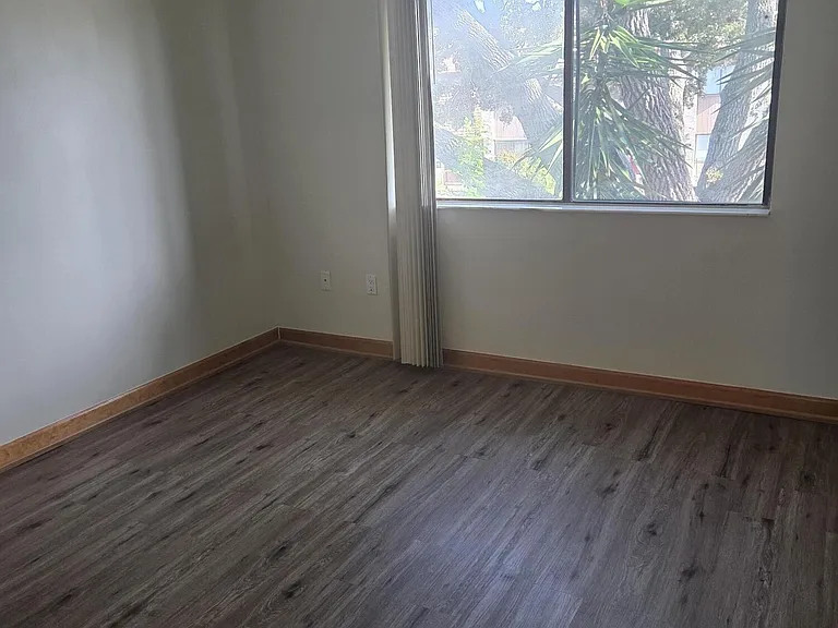 3915 Mount Sterling Ave — Photo 12