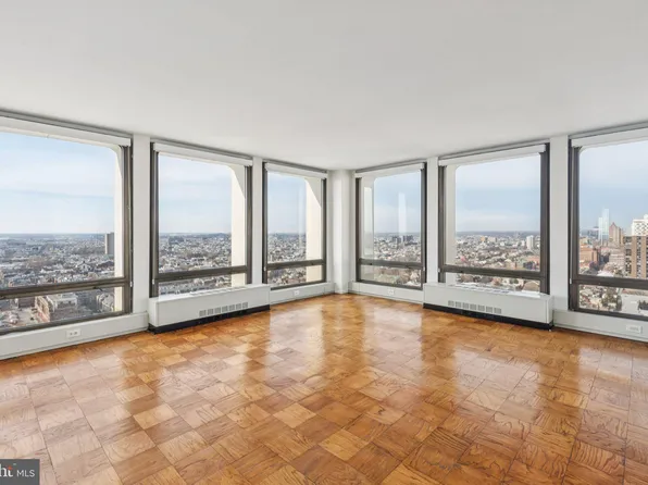 220 Locust St #28GS, Philadelphia, PA 19106