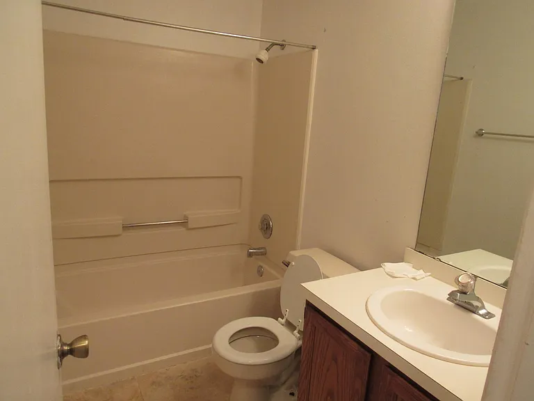 109 Reserve Cir #113 — Photo 20