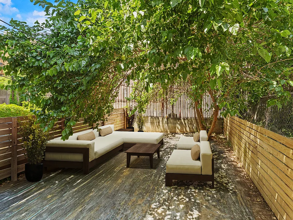 2111 Regent Pl #1R