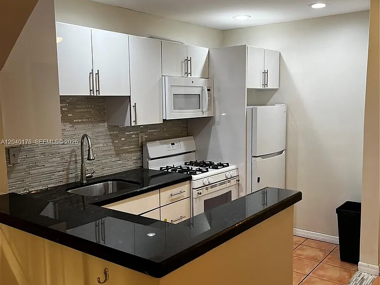 8650 SW 67th Ave #1029 — Photo 3