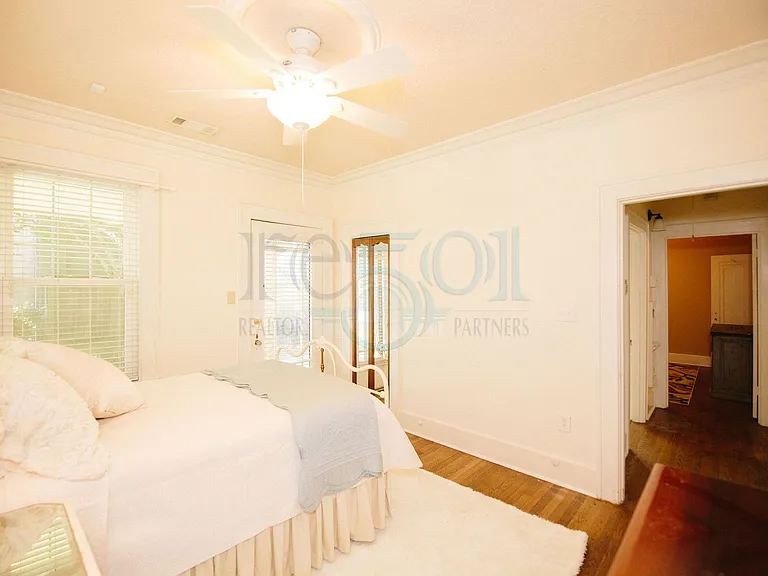 1508 Kavanaugh Blvd — Photo 25