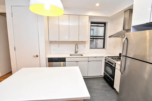 Rented by Bohemia Realty Group | media 10