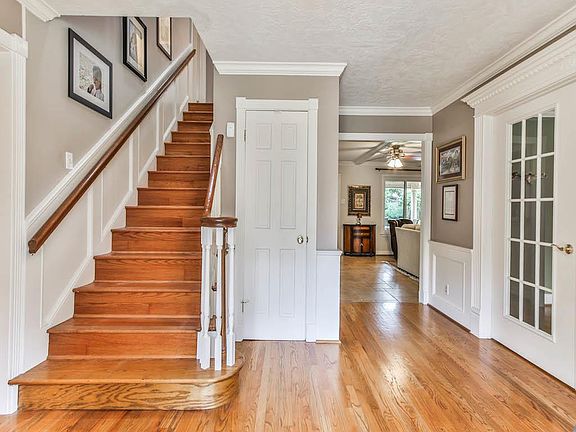 3rd image of 5510 Green Springs Dr