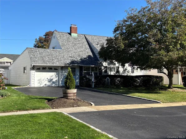 2149 Salisbury Park Drive, Westbury, NY 11590