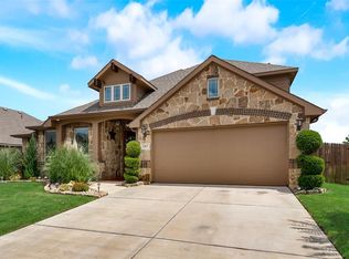 2267 Palmer Trl, Grand Prairie, TX 75052