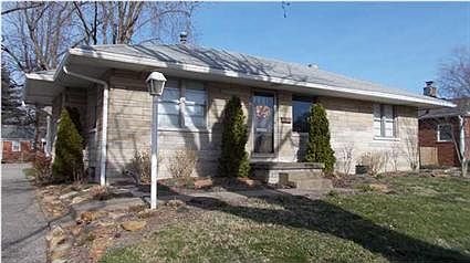 2nd image of 213 S Saint James Blvd