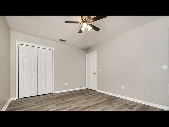 4th image of 2534 SE Berkshire Blvd