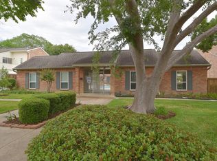 5925 Woodway Place Ct, Houston, TX 77057