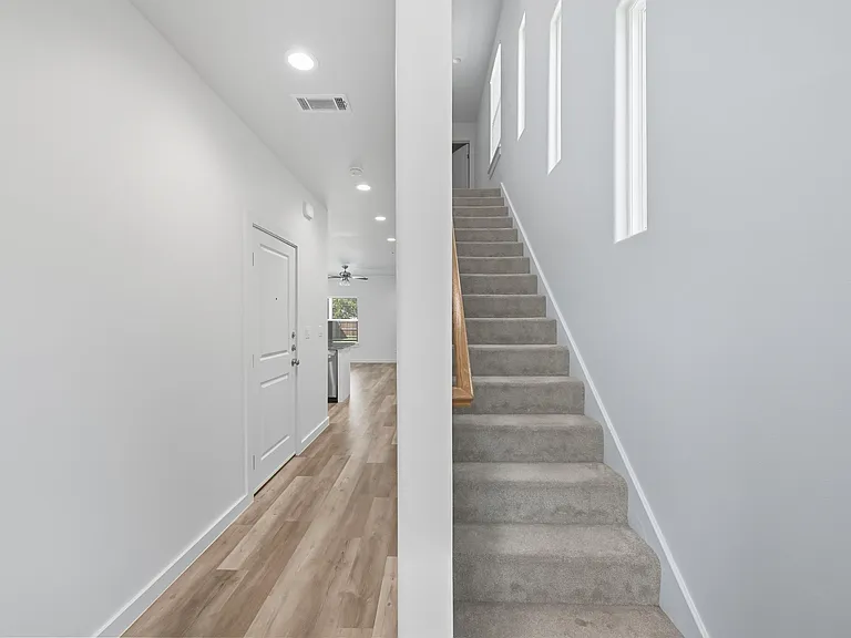 422 N Elliott St — Photo 20