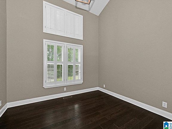 4th image of 7217 Cliff Cir