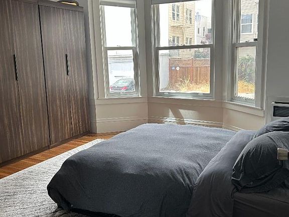 3rd image of 470 Grove St APT 2