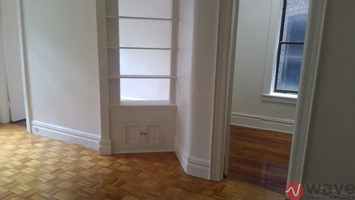 Rented by Wave Real Estate Group | media 23