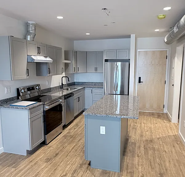 345 Main St #302 — Photo 5