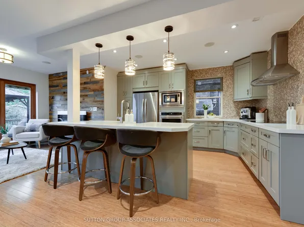 136 Arlington Ave, Toronto, ON M6C 2Z1