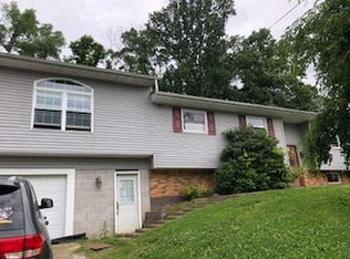 1479 Round Bottom Hl, Moundsville, WV 26041
