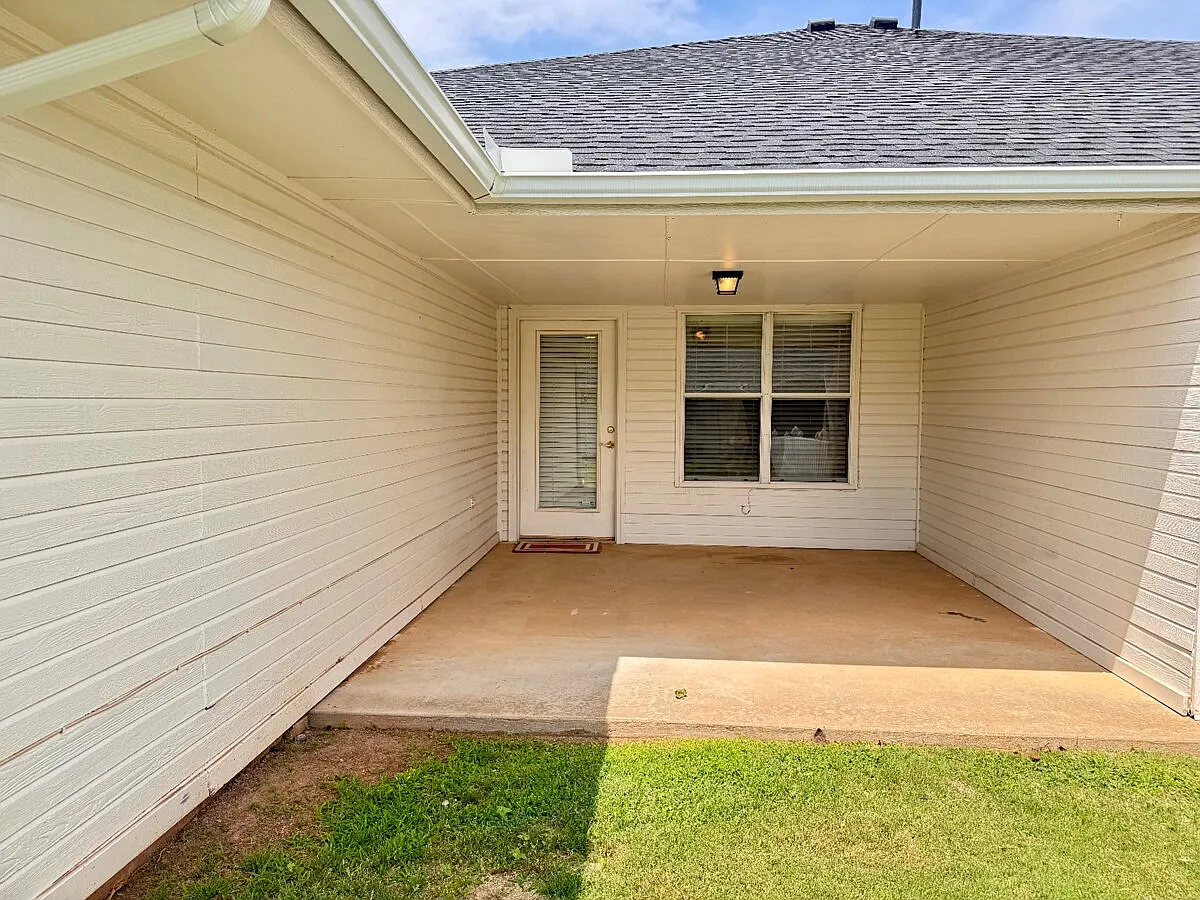 2 bed, 2.0 bath, 1149 sqft, $1,495 — Photo 2