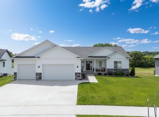 1892 Hadley Hills Dr NE, Rochester, MN 55906