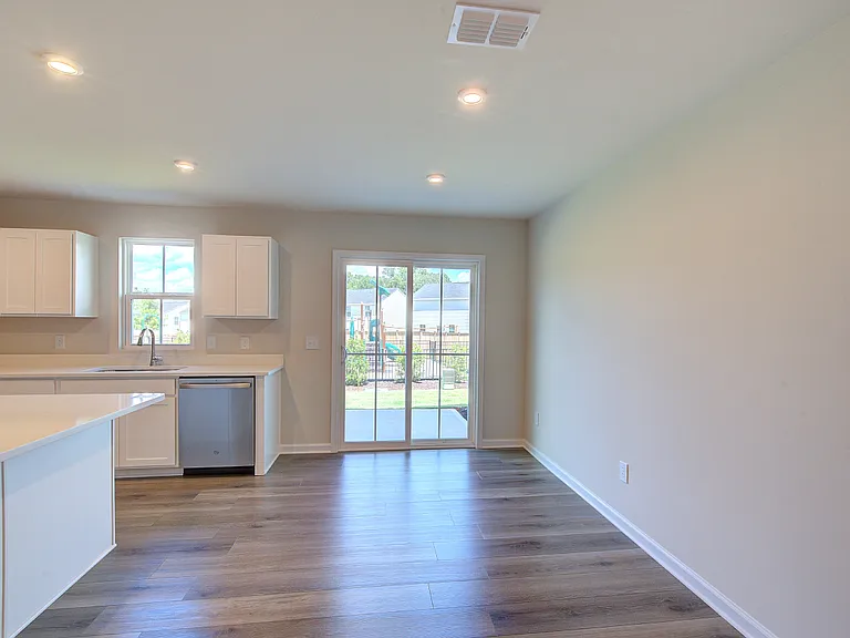 411 Mancini Dr — Photo 7