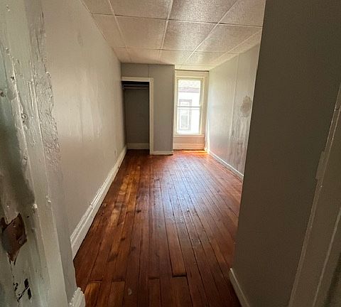 4th image of 32 Jefferson Ave #2