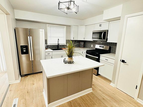 2nd image of 2575 W 60th Dr