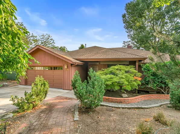 1042 Oak Knoll Dr, Ashland, OR 97520