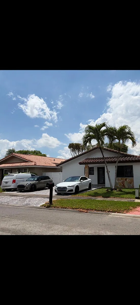 Photo 1 of 5 - 2510 SW 140th Ave - Miami, FL Primary Photo - 2510 SW 140th Ave