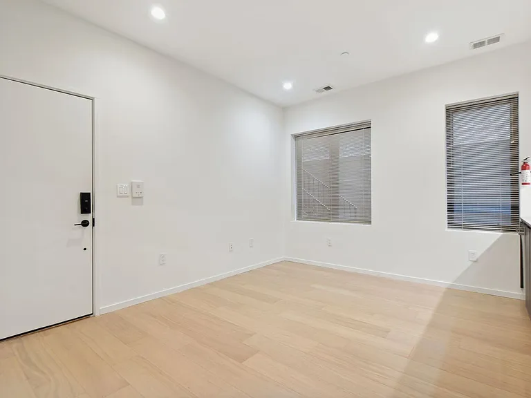 424 M St NW #2 — Photo 3