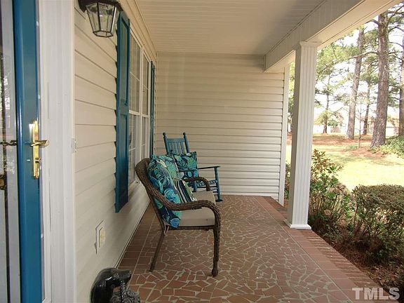 3rd image of 207 Winterlochen Dr
