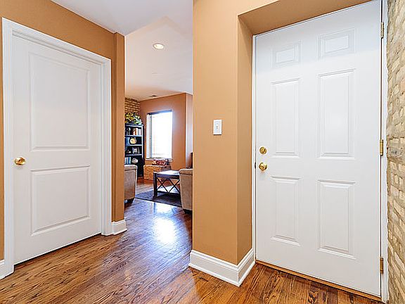2nd image of 4944 N Spaulding Ave APT 1N