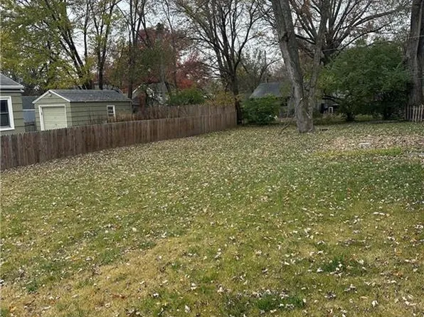 7932 Main St, Kansas City, MO 64114