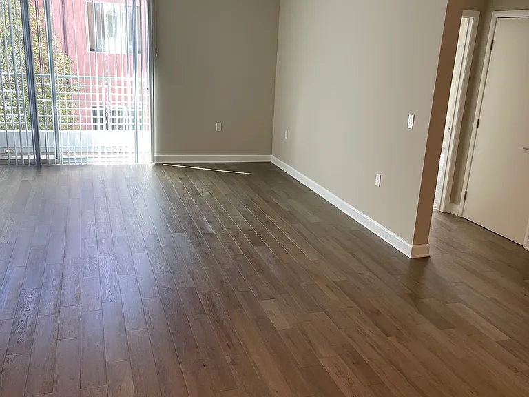 10850 Bloomfield St #306 — Photo 2