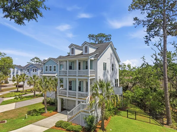 820 Forrest Dr, Daniel Island, SC 29492
