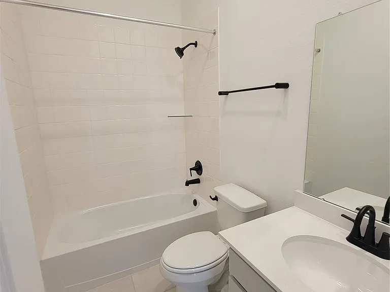 21651 Foxes Trove Trl — Photo 12