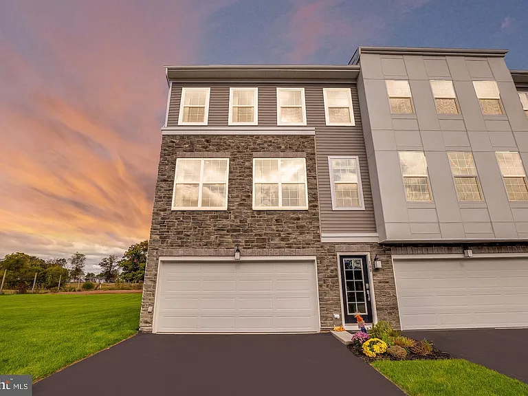 148 Ada Hightower Ave — Photo 1