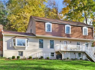 6 Devonshire Ct, Cortlandt Manor, NY 10567