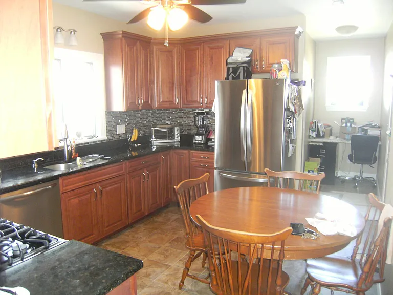 16 Sumner Ave — Photo 1