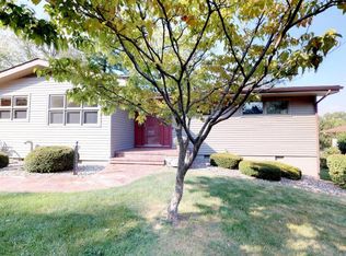 10 8th Dr, Decatur, IL 62521