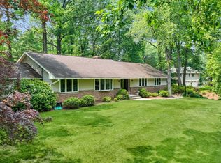 28 Stone Fence Rd, Allendale, NJ 07401