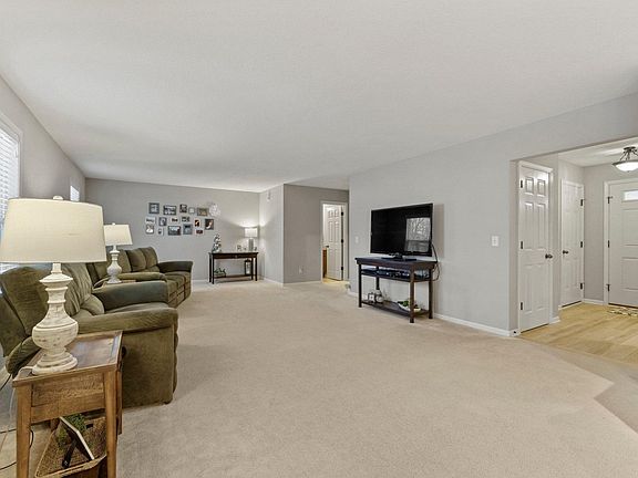 5th image of 921 Ravenwillow Dr
