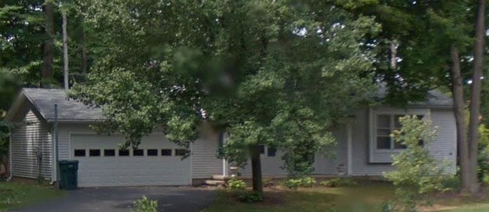 1st image of 17 Pickett Ln