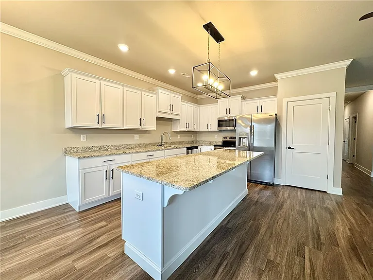 1011 NE Heights Ln — Photo 11