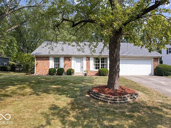 3rd image of 1702 Charter Oak Cir