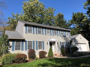 1318 Poulos Ct, Stroudsburg, PA 18360