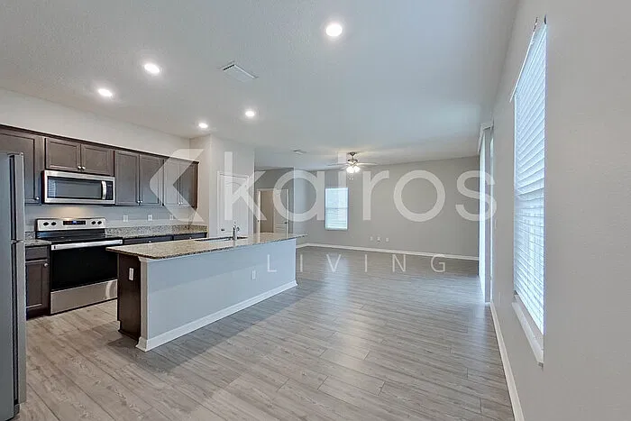 5 bed, 3.5 bath, 2268 sqft, $2,395 — Photo 4