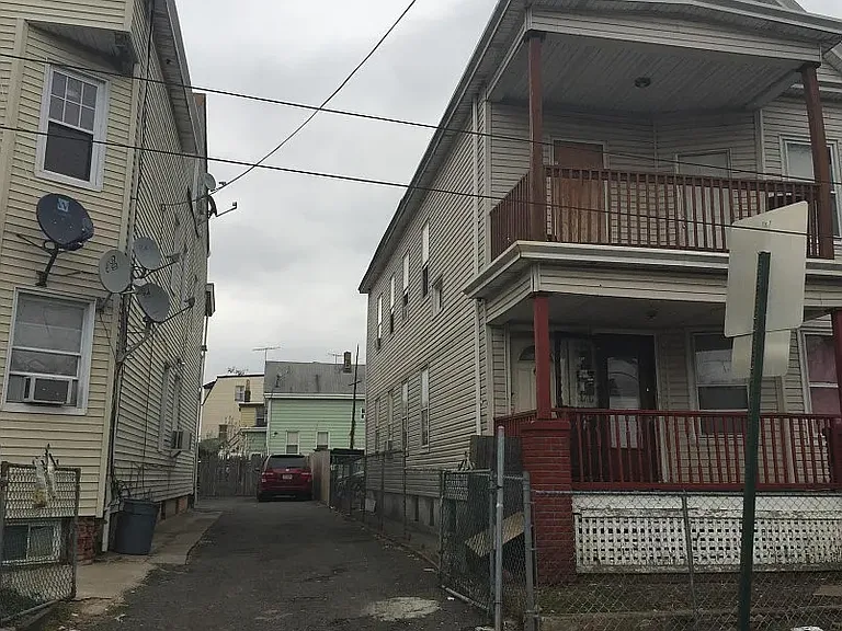 15 Rosa Parks Blvd #4 — Photo 2