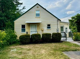 42 Oakland Ave, Manchester, NH 03109