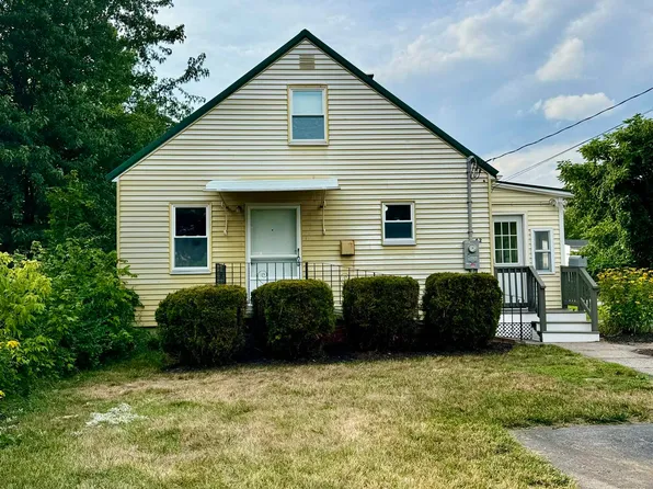 42 Oakland Avenue, Manchester, NH 03109