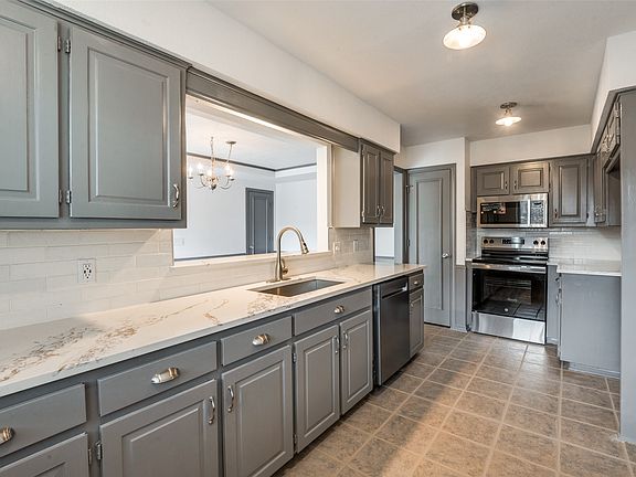 4th image of 17079 Upper Bay Rd