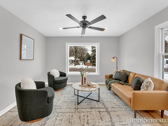 5th image of 3248 Woodbine Ave SW